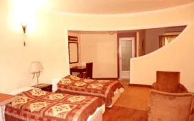 سوئیت یک خوابه چهار نفره ویلایی (اقامت با صبحانه)