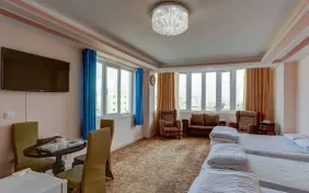 اتاق پنج تخته (اقامت با صبحانه)