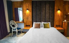 اتاق سه نفره (اقامت با صبحانه)