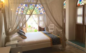 اتاق دو تخته حوض‌خانه (حیاط اصلی) (اقامت با صبحانه)