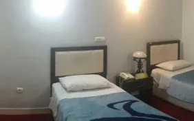 سوئیت سه نفره (اقامت با صبحانه)