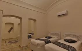 سوئیت چهار تخته زیر زمین (اقامت با صبحانه)