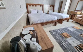 اتاق سه تخته بدون پنجره (اقامت با صبحانه)