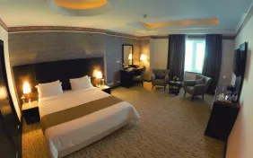 سوئيت پرزيدنتشال پنج تخته (اقامت با صبحانه)