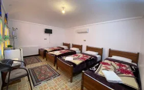 چهار تخته (بدون سرویس) (اقامت با صبحانه)