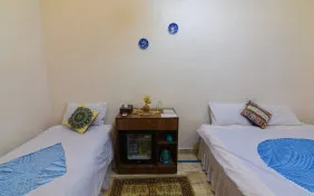 اتاق سه تخته ترنج (اقامت با صبحانه)