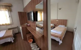 اتاق پنج تخته (اقامت با صبحانه)