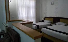 رویال سوئیت سه نفره (اقامت با صبحانه)