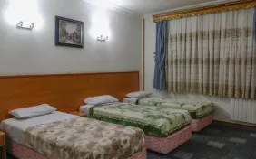 اتاق چهار تخته (اقامت با صبحانه)