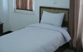 اتاق یک تخته (اقامت با صبحانه)