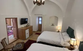 اتاق سه تخته بیژن (اقامت با صبحانه)