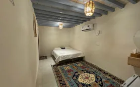 اتاق دوتخته گُرُمزَنگی (اقامت با صبحانه)