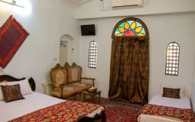 اتاق سه تخته زمرد (اقامت با صبحانه)