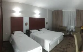 اتاق سه تخته استاندارد (اقامت صبحانه)