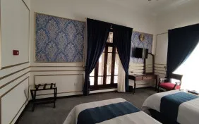 اتاق دو تخته توئین VIP (رو به تخت جمشید)