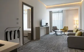 سوئیت یکخوابه دوتخته دلوکس بالکن دار (اقامت با صبحانه)