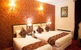 اتاق سه تخته (اقامت با صبحانه)