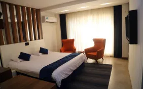 اتاق دو تخته لوکس (اقامت با صبحانه)