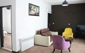 اتاق دو خوابه خانواده (اقامت با صبحانه)