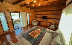 کلبه کپسولی چهارتخته(دوتخته+کاناپه) (اقامت باصبحانه)