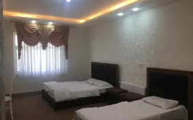 اتاق سه تخته(دبل+سینگل) درجه 1 (اقامت با صبحانه)