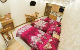 اتاق سه تخته با آشپزخانه (سه تخت سینگل) (اقامت با صبحانه)