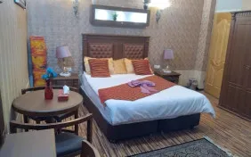 سوییت سه نفره (سه تخت سینگل) (اقامت با صبحانه)