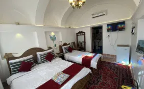 اتاق سه تخته فروغ فرخزاد (اقامت با صبحانه)