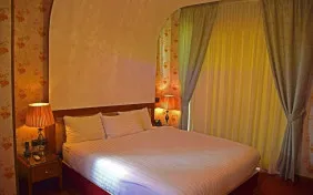 اتاق سه تخته (اقامت با صبحانه)