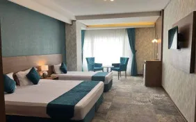 اتاق سه تخته (اقامت با صبحانه)