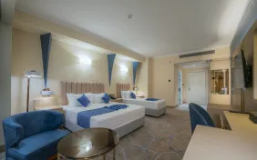 اتاق سه تخته (اقامت با صبحانه)