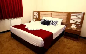 آپارتمان دو خوابه چهار نفره (اقامت با صبحانه)