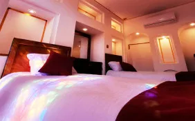 اتاق دوخوابه چهارتخته گل رخ وگلدان (اقامت باصبحانه)