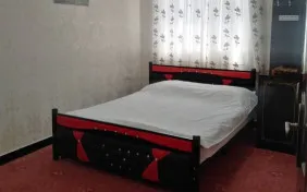 سوئیت یکخوابه چهارنفره(تخت دبل+ دو کاناپه تخت شو) (اقامت با صبحانه)