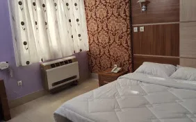 سوئیت یک خوابه برای سه نفر(دو تخت دبل + سینگل) (اقامت با صبحانه)