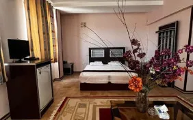 اتاق سه تخته (اقامت با صبحانه)