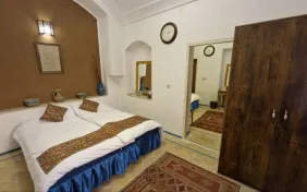 اتاق چهارتخته کانکت (همکف و حیاط) (اقامت با صبحانه)