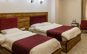 اتاق سه تخته (اقامت با صبحانه)