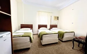 اتاق سه تخته (اقامت با صبحانه)