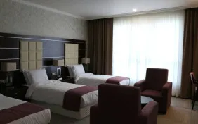 سوئیت رویال سه نفره (اقامت با صبحانه)